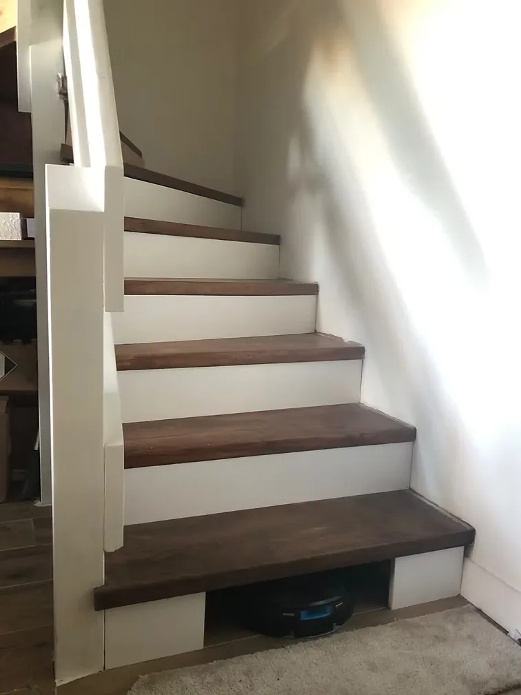 Source V6 — escalier-apres.webp