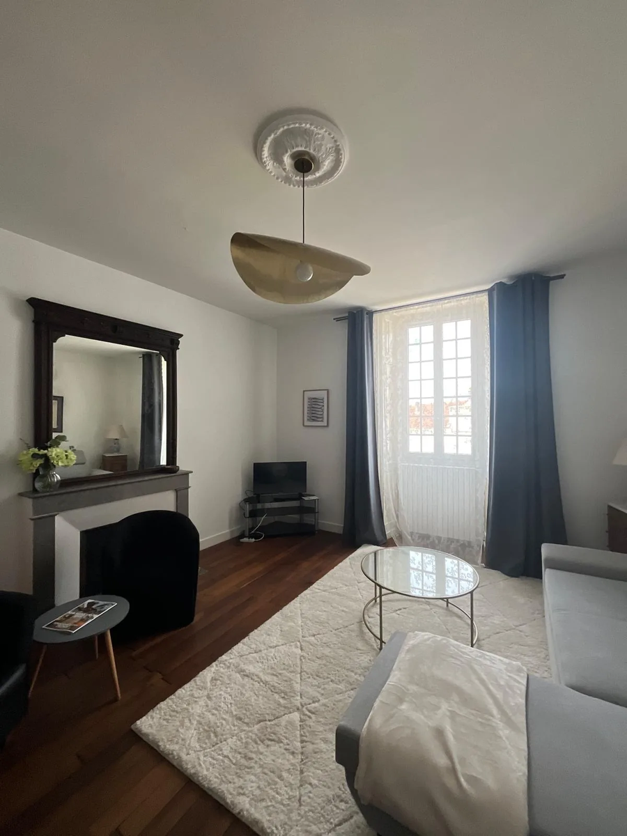 Source V6 — sejour-chateau-apres.webp
